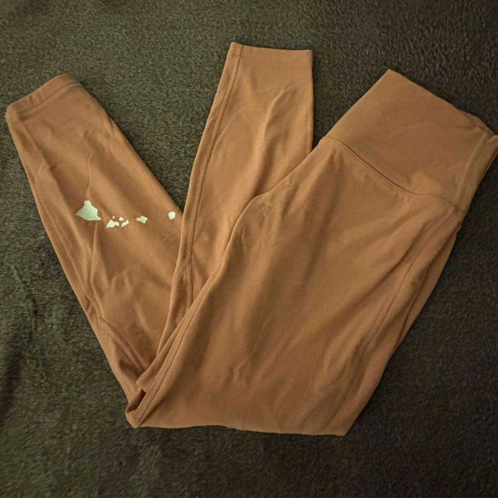 Rare Lululemon Hawaii Island Stamped Leggings
SZ6